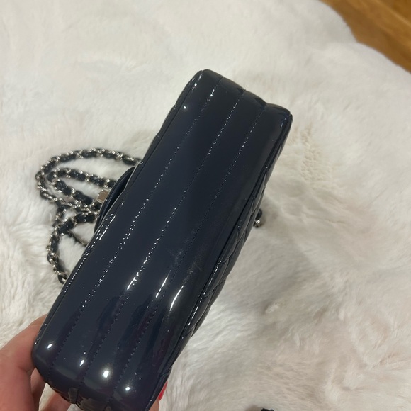 Chanel mini flap Chevron Patent Navy - Picture 16 of 16